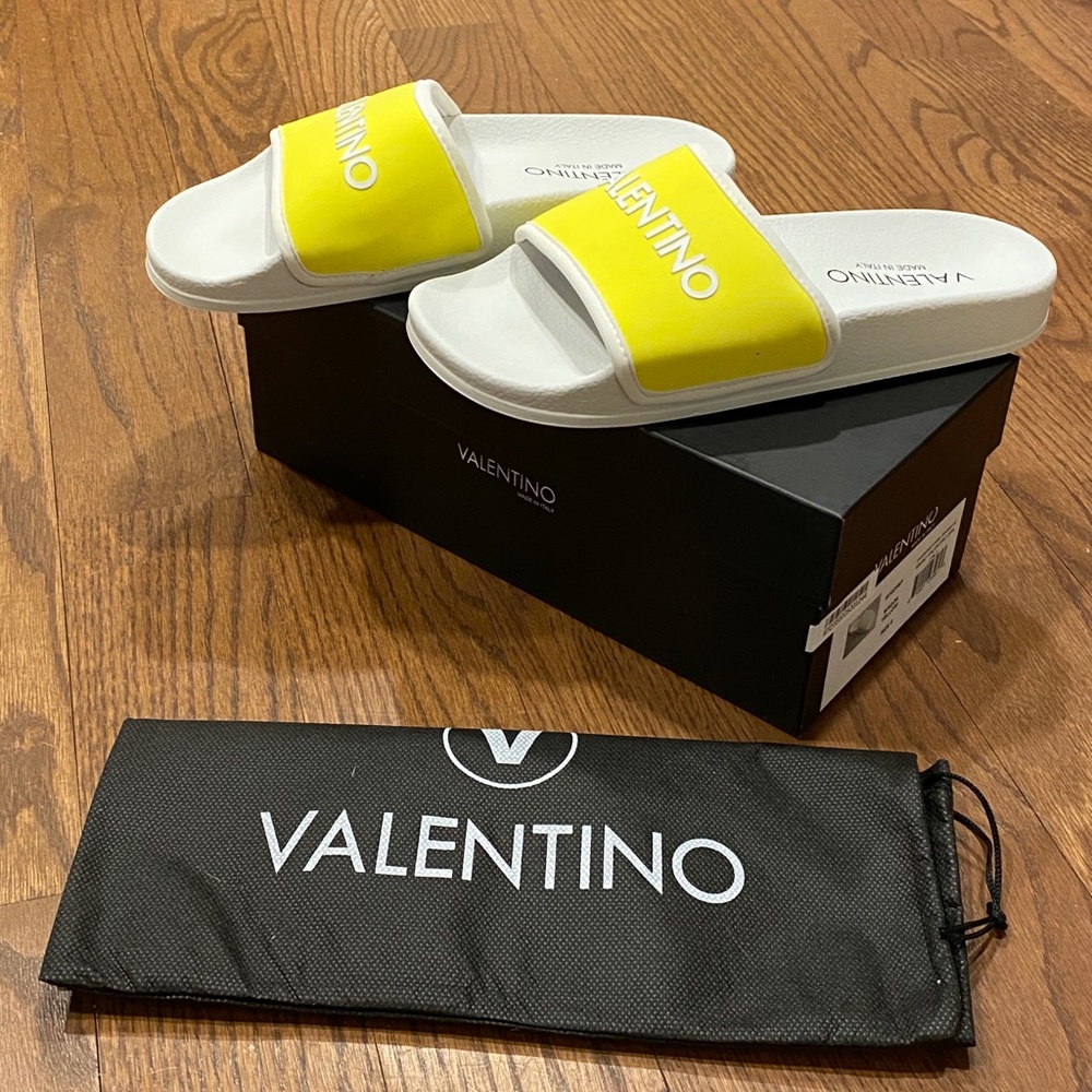 Women’s Authentic Valentino Magda Two-Tone slides